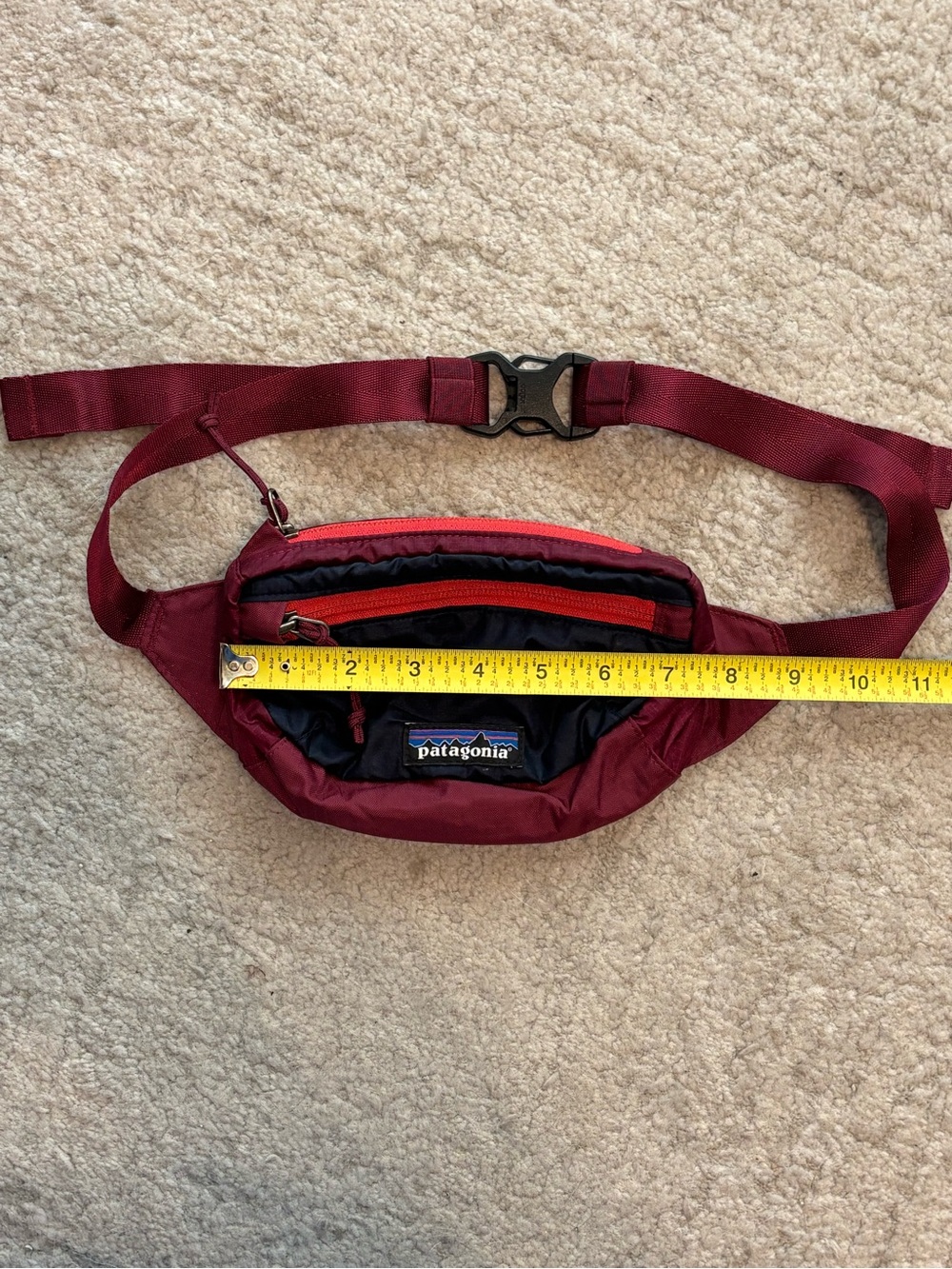 Patagonia Maroon and Navy Fannypack - Picture 3 of 4